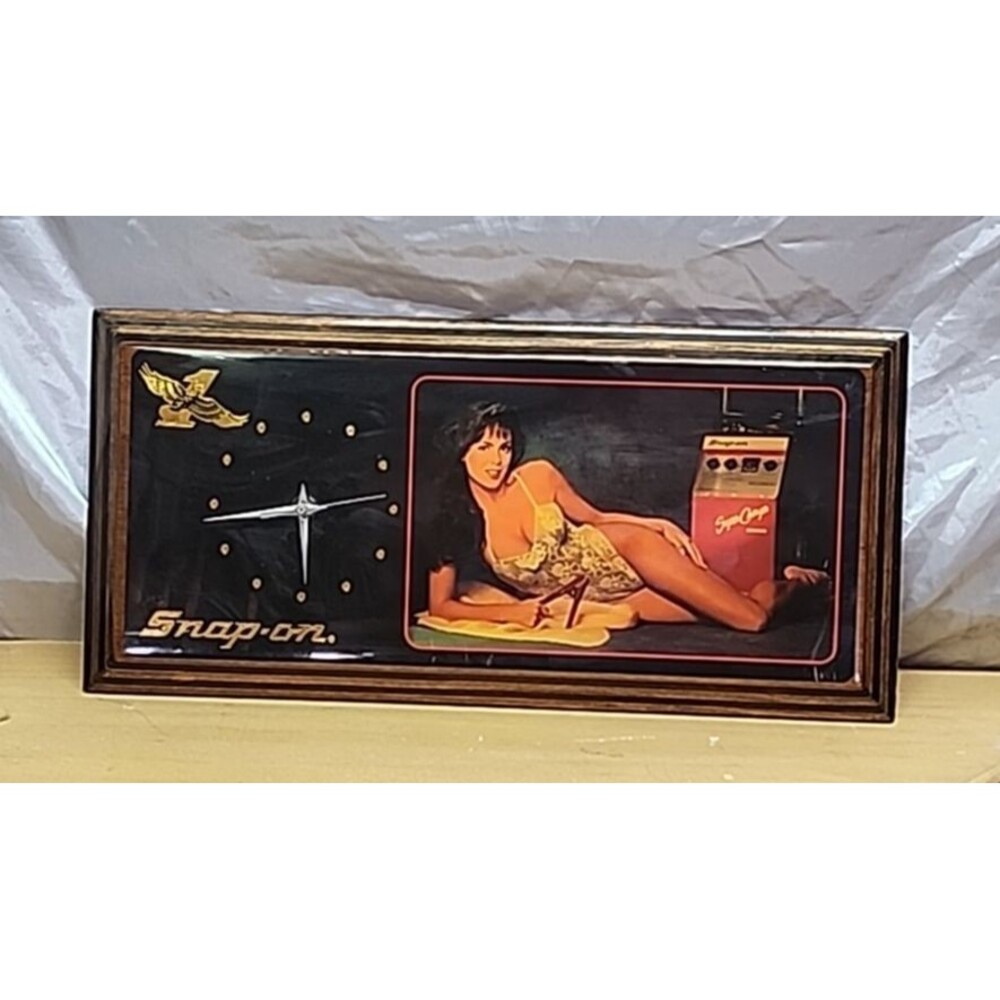 Vintage Snap On Tools Pinup Girl Wall Clock